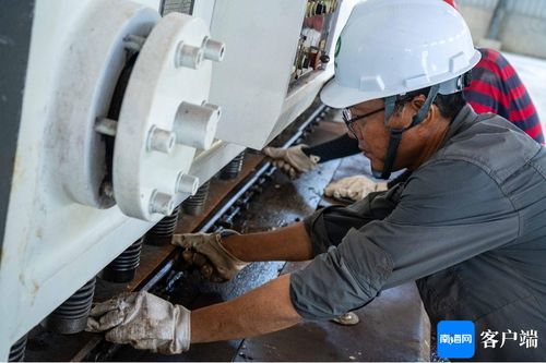 智造新動力 探訪海南屯昌環保設備制造廠——創新研發與調試并行，機械設備即將投入生產